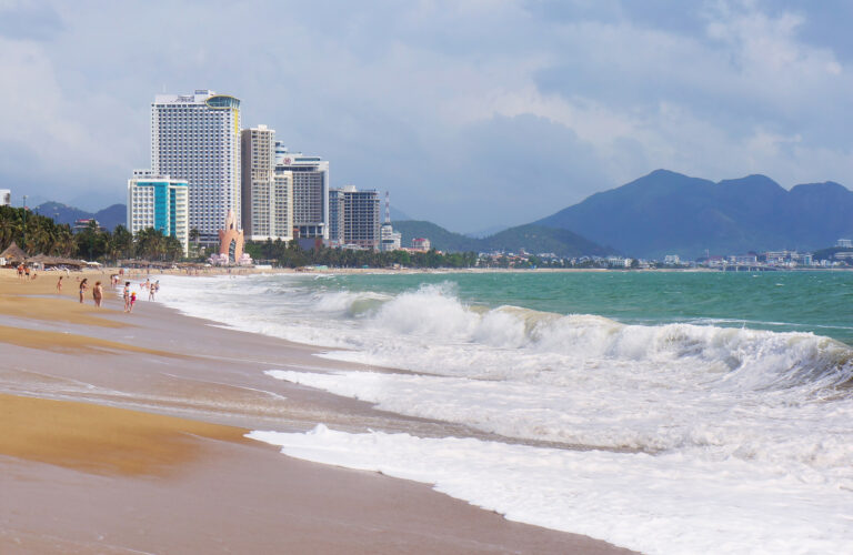Chi phí du lịch Nha Trang tự túc 2026: Bảng giá chi tiết từ A-Z